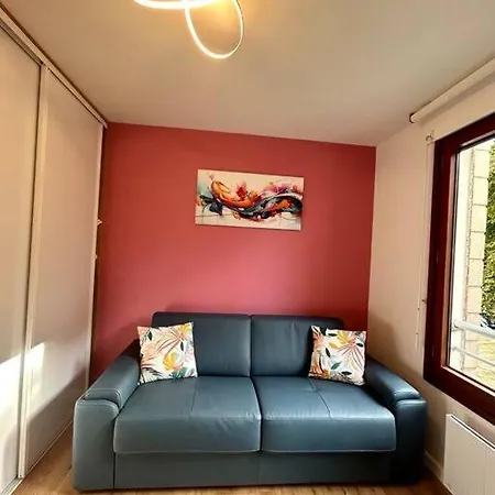 Splendid 92m2 Renovated, 4 Apartment